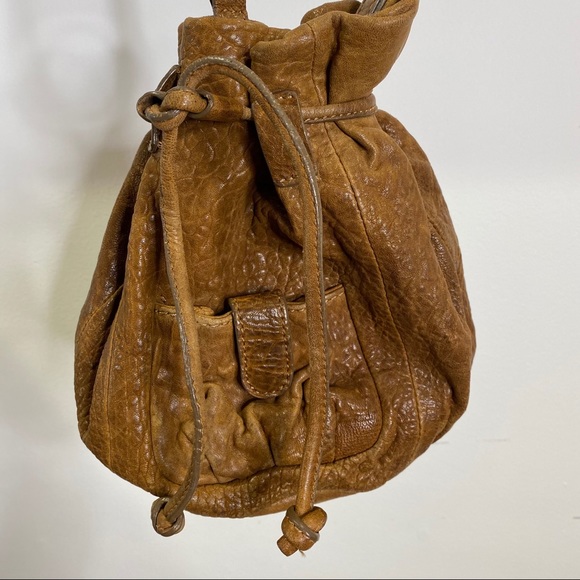 Leather bucket bag - Picture 2 of 7